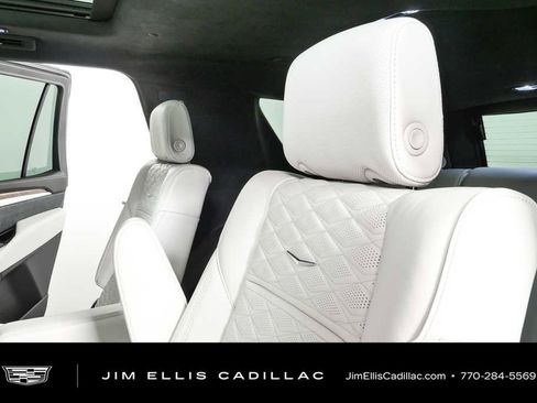 Certified 2026 Cadillac Escalade Platinum Sport w/ LPO, ONYX Package AWD/4WD image 19