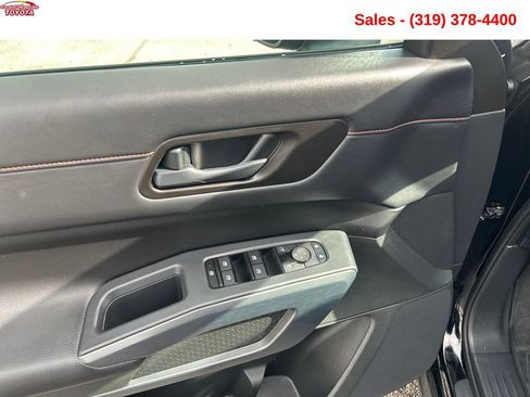 Used 2024 Nissan Pathfinder Rock Creek AWD/4WD image 11