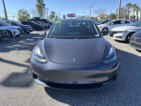 Used 2023 Tesla Model 3 Standard Range image 9