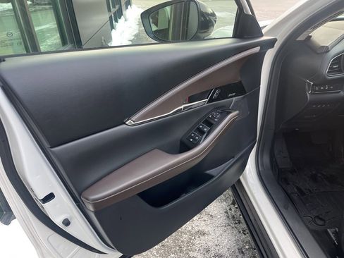 Used 2024 MAZDA CX-30 2.5 Turbo w/ Premium Plus Pkg image 16