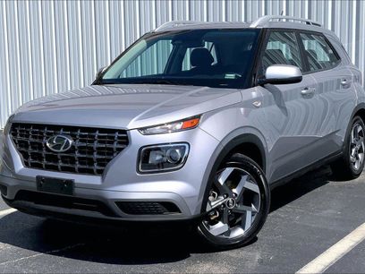 Used 2025 Hyundai Venue SEL