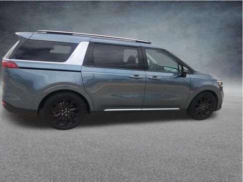 Used 2022 Kia Carnival SX FWD image 10