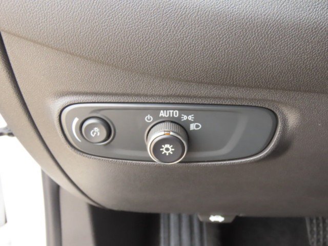 Used 2024 Chevrolet Equinox LT FWD image 21