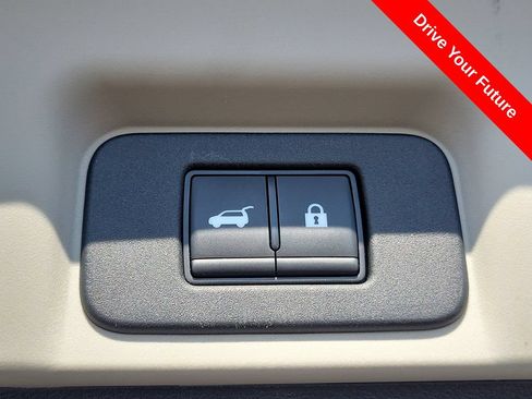 Used 2024 Nissan Ariya FWD image 27