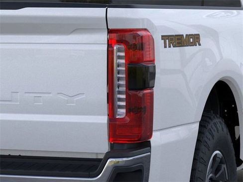 New 2025 Ford F250 Lariat w/ Lariat Ultimate Package image 21