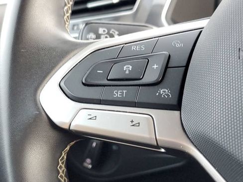 Used 2024 Volkswagen Tiguan SE AWD/4WD image 13