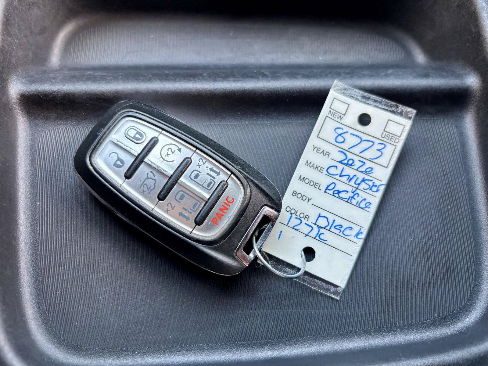Used 2020 Chrysler Pacifica Touring-L AWD/4WD image 21