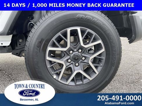 Used 2025 Jeep Wrangler Sahara image 10