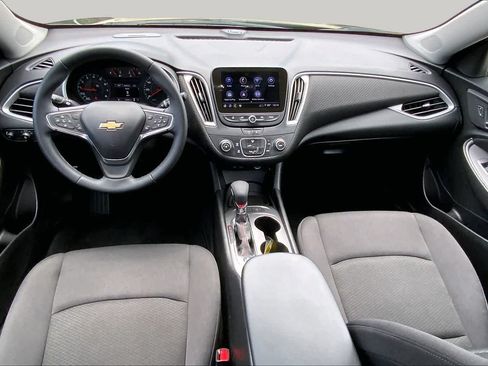 Used 2025 Chevrolet Malibu RS FWD image 16