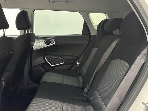 Used 2023 Kia Soul LX w/ LX Technology Package image 26