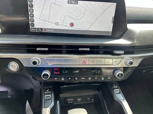 Certified 2024 Kia Telluride S w/ S Sunroof Package AWD/4WD image 21