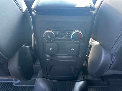Used 2024 Ford Explorer XLT w/ Equipment Group 202A AWD/4WD image 15