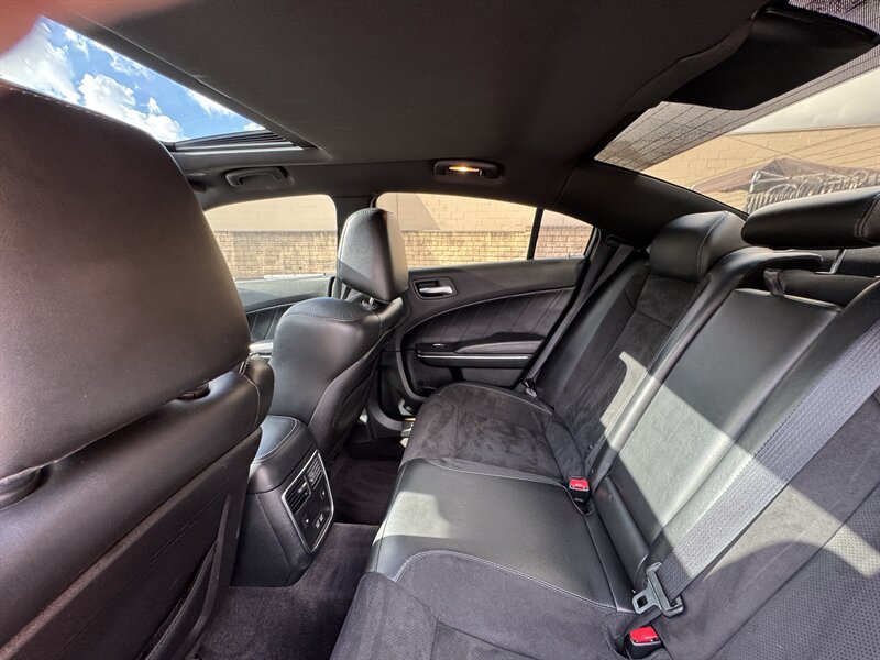 Used 2018 Dodge Charger R/T Scat Pack w/ Dynamics Package RWD image 34