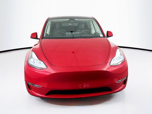 Used 2023 Tesla Model Y Long Range AWD/4WD image 2