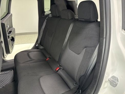 Used 2023 Jeep Renegade Latitude image 23