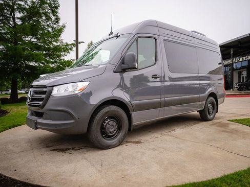 Used 2025 Mercedes-Benz Sprinter 2500 image 3