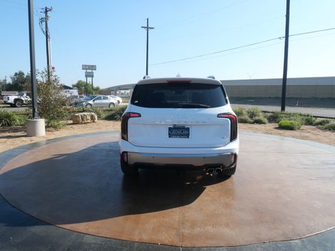 Used 2023 Kia Telluride EX X-Line image 3