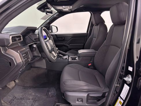 Used 2024 Toyota Tacoma SR5 w/ SR5 Upgrade Package image 16