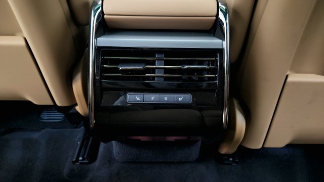 Used 2025 Land Rover Range Rover Sport SE AWD/4WD image 54
