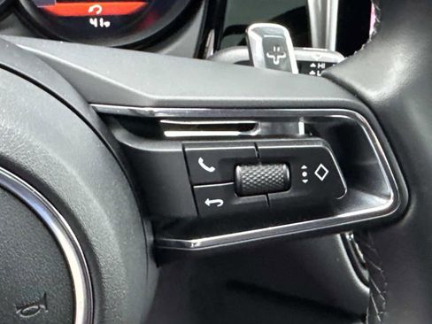 Used 2024 Porsche Macan Base image 29