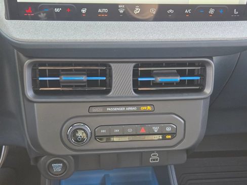 New 2025 Ford Maverick XLT w/ XLT Luxury Package AWD/4WD image 17