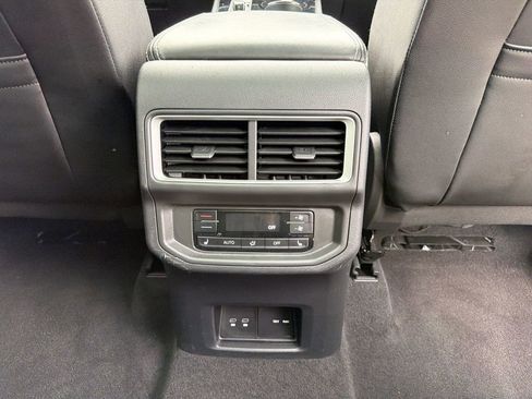 Used 2024 Volkswagen Atlas SEL AWD/4WD image 22