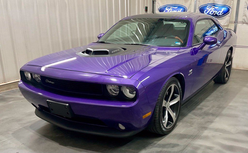 Used 2014 Dodge Challenger R/T RWD image 4