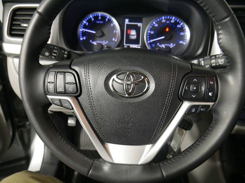 Used 2019 Toyota Highlander Plus w/ Protection Package #3 image 13