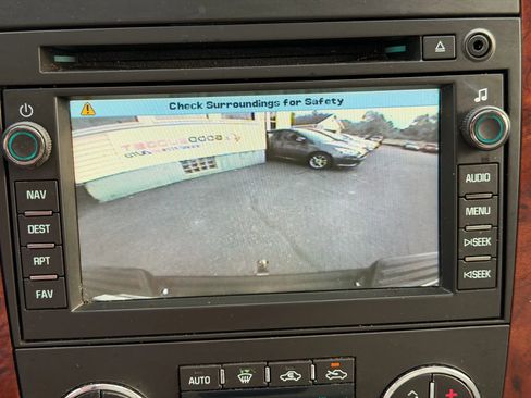 Used 2011 Chevrolet Avalanche LTZ image 55