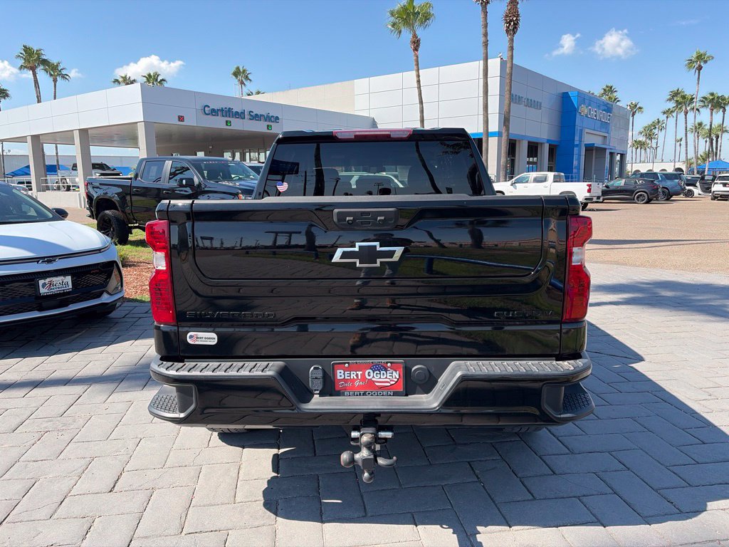 Used 2024 Chevrolet Silverado 1500 Custom w/ Turbomax Blackout Package RWD image 5
