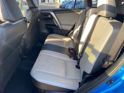 Used 2016 Toyota RAV4 Limited image 18