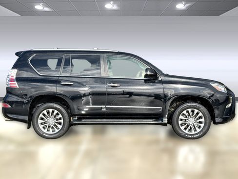 Used 2017 Lexus GX 460 Luxury w/ Preferred Accessory Package image 7