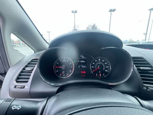 Used 2018 Kia Forte LX image 16