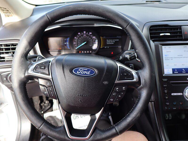 Used 2020 Ford Fusion Titanium AWD/4WD image 19