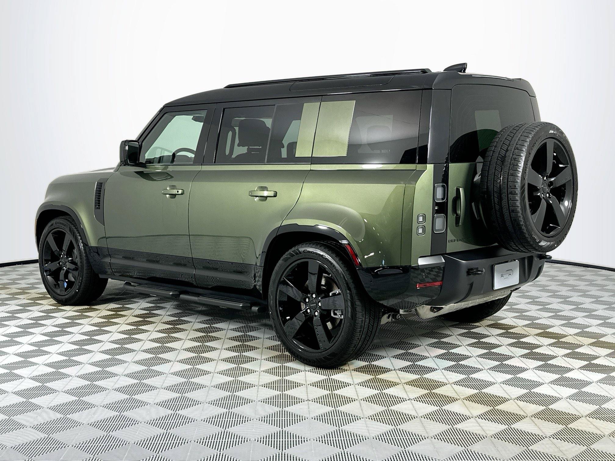 Used 2026 Land Rover Defender 110 X-Dynamic SE AWD/4WD image 7