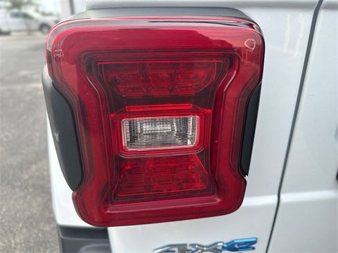 Used 2022 Jeep Wrangler Unlimited Sahara w/ Cold Weather Group image 26