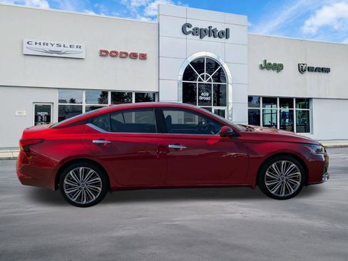 Used 2023 Nissan Altima 2.5 SL FWD image 2