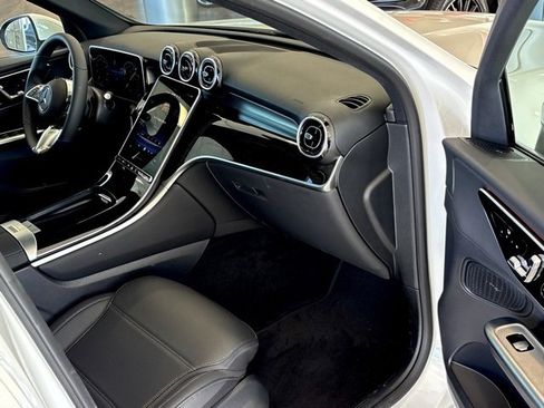 Used 2026 Mercedes-Benz GLC 300 4MATIC image 30