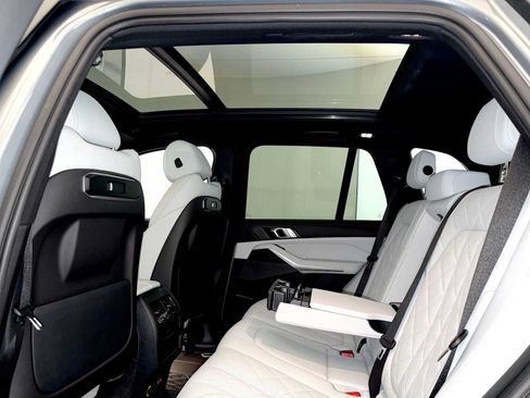 Used 2024 BMW X5 xDrive40i w/ M Sport Package AWD/4WD image 21