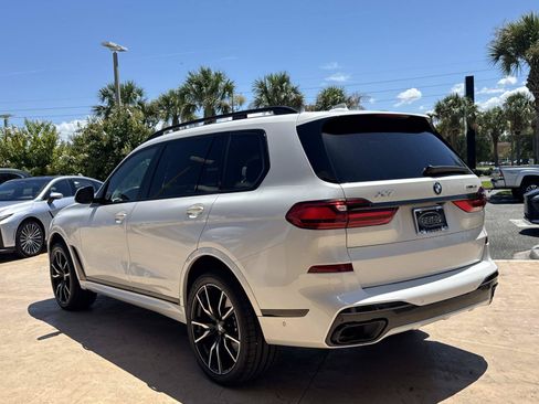 Used 2021 BMW X7 xDrive40i w/ M Sport Package AWD/4WD image 6