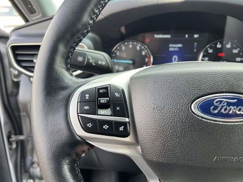 Certified 2022 Ford Explorer XLT w/ Equipment Group 202A AWD/4WD image 17