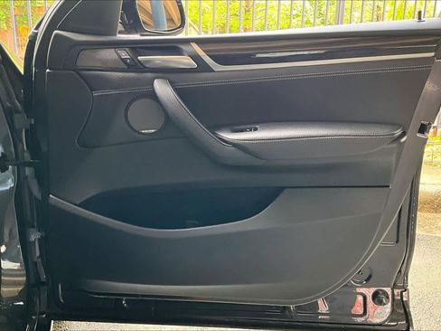 Used 2018 BMW X4 M40i image 22