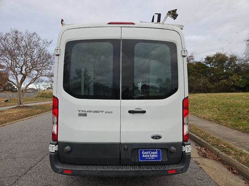 Used 2016 Ford Transit 250 250 3dr LWB Medium Roof Cargo image 5