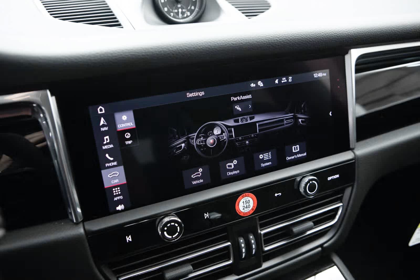 Certified 2026 Porsche Macan AWD/4WD image 15
