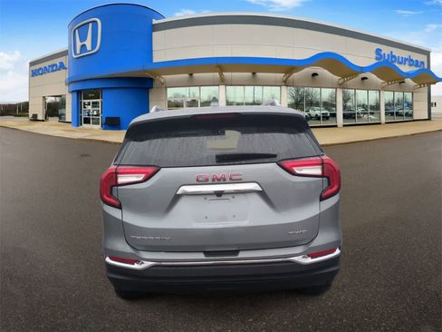 Used 2023 GMC Terrain SLT image 7
