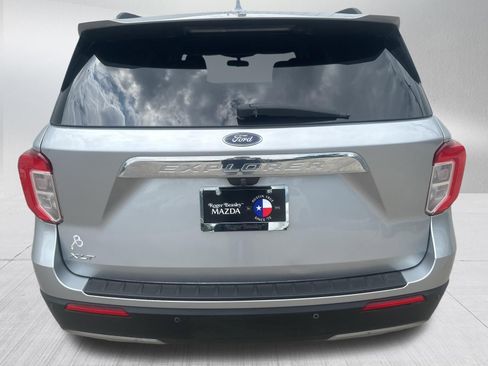Used 2020 Ford Explorer XLT w/ Equipment Group 202A RWD image 7
