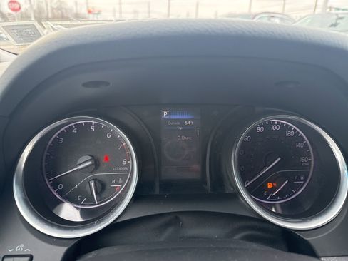 Used 2018 Toyota Camry LE image 28