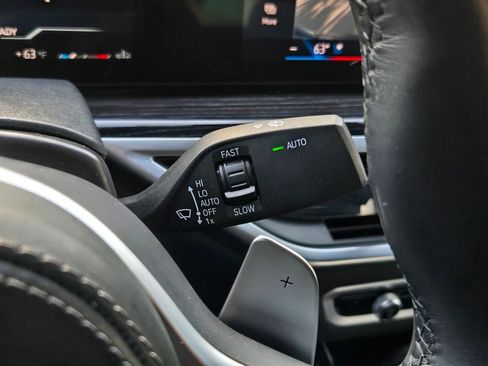 Used 2024 BMW X6 xDrive40i w/ Executive Package image 25