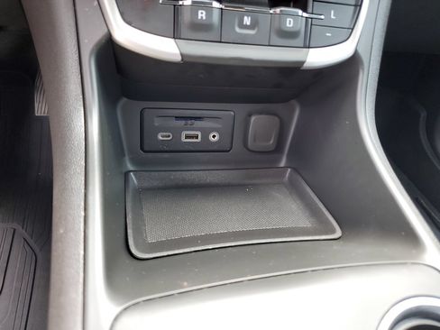 Used 2023 GMC Terrain SLT w/ LPO, Floor Liner Package AWD/4WD image 24