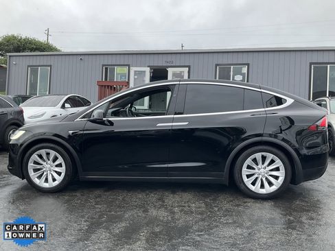 Used 2018 Tesla Model X 75D image 5